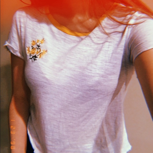 Cute yellow and white shirt - Picture 2 of 2